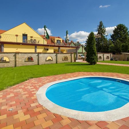 Гостьовий будинок Ponty-Lak Panzio Davod Екстер'єр фото